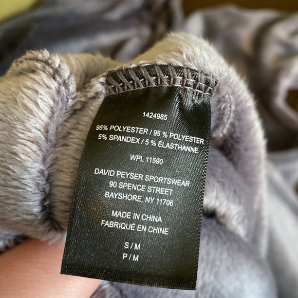 32 Degrees Heat Blanket Sweater - Picture 6 of 6